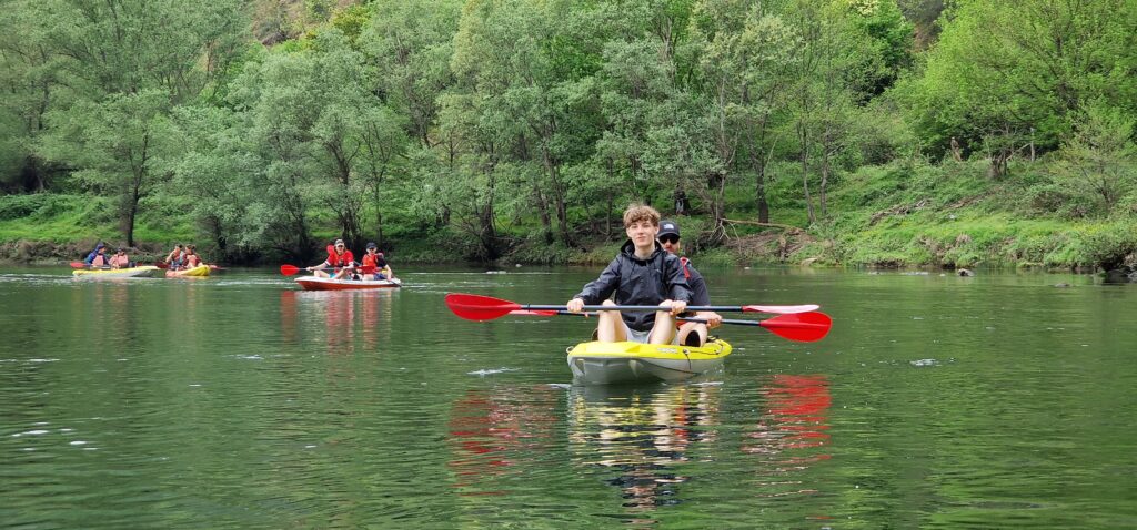 Kayaken auf dem Arda-Fluss